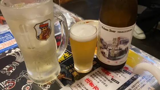 地ビール 湯あがり涼風 ¥840、ブラックニッカハイボール ¥570