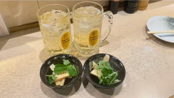 【角ハイボール 605円】