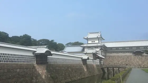 橋爪門を遠方から