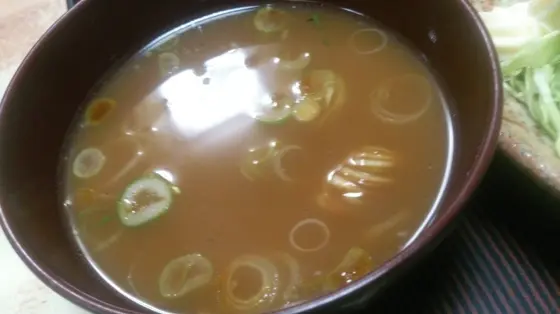 オムライスに添えられたスープに感嘆する