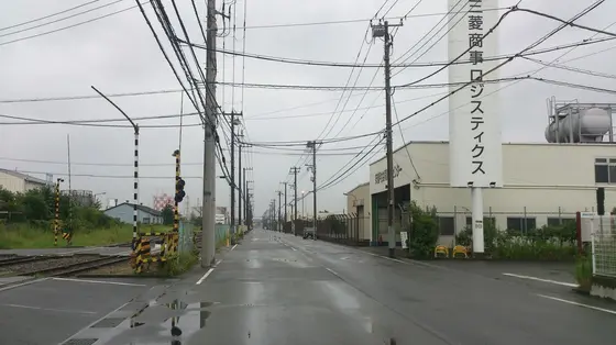 石油支線沿線を歩く