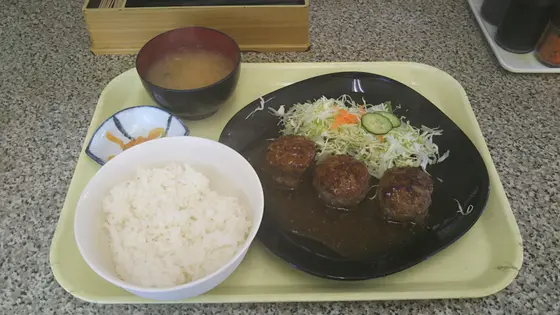 ハンバーグ定食
