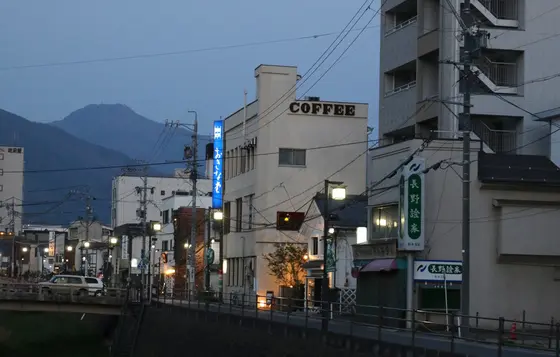 遠くから見るとこんな感じ