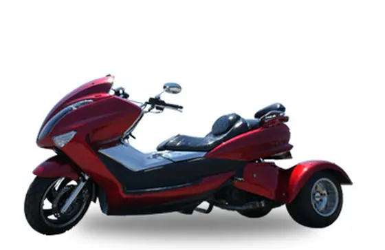 赤いカラーが女性に人気のマジェ200cc