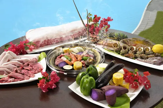 プールサイドBBQも人気