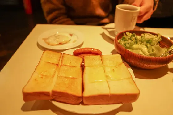 モーニングは好きなものを組み合わせて注文します