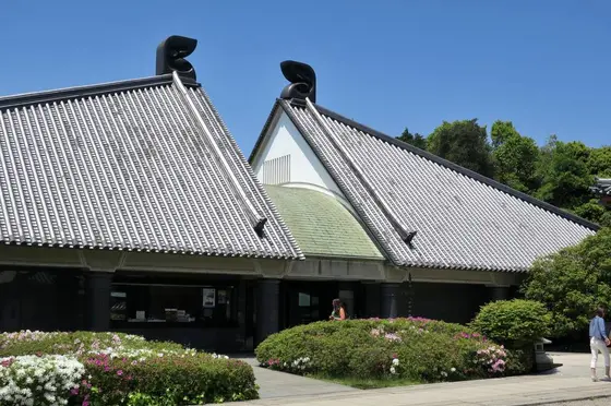 特徴がある屋根の建物