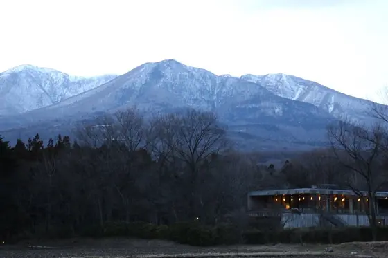壮大な自然の中にある二期倶楽部🏔