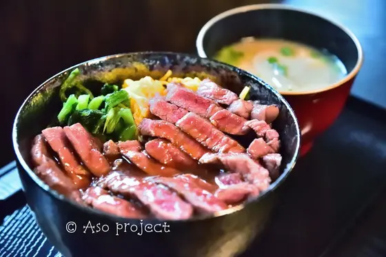 あか牛のステーキ丼