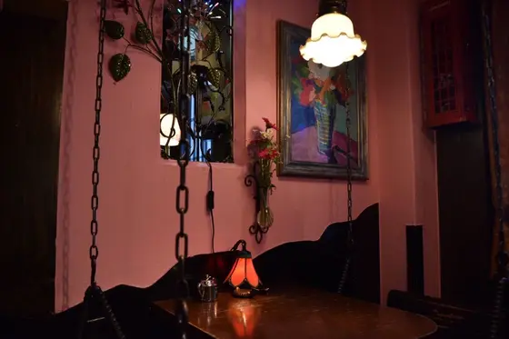 店内に1箇所だけブランコ