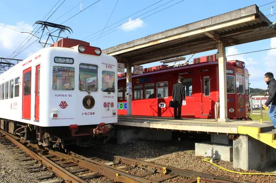 かわいい電車の対向スポット