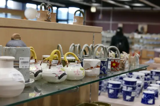 普通に陶器が売ってます