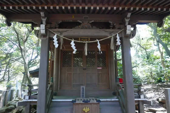 すぐ隣向かいに大黒神社