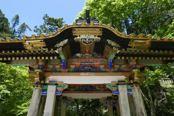 手水の屋根でさえこの通り