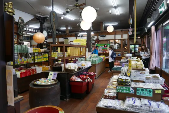 土産物でいっぱい