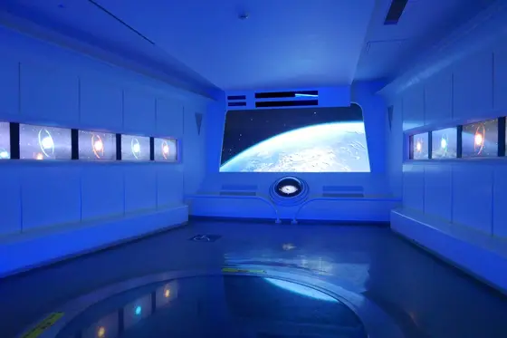 宇宙船をイメージ