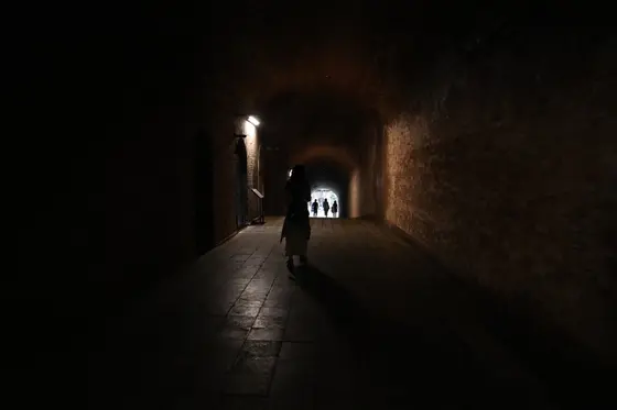 愛のトンネル