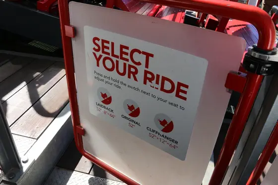 さらにボタン操作で座席の角度を調整できます