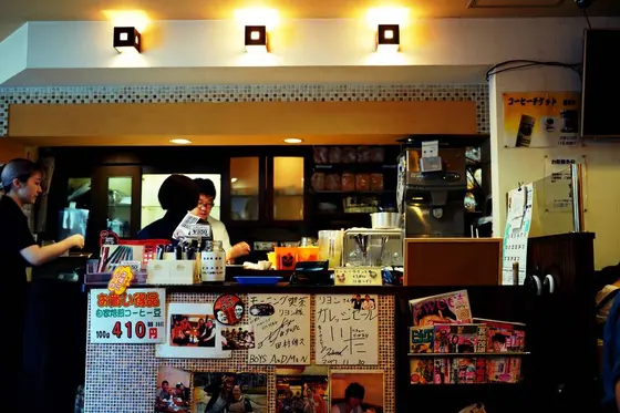 喫茶店らしくない⁉︎活気溢れる店内