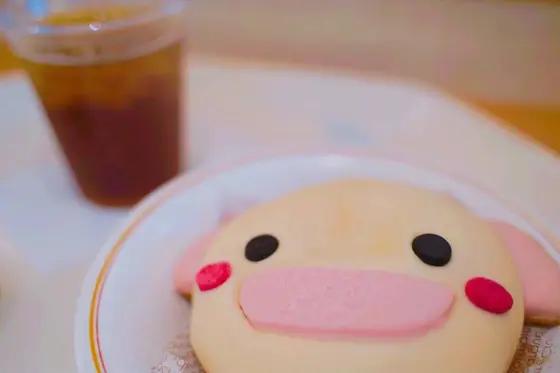 フードコートで休憩！ウーパールーパン