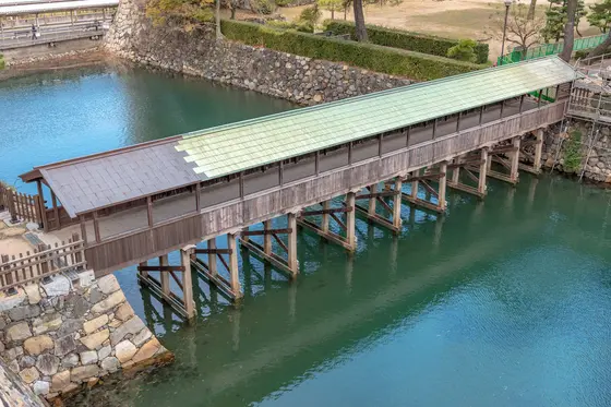 本丸と二ノ丸を繋ぐ鞘橋