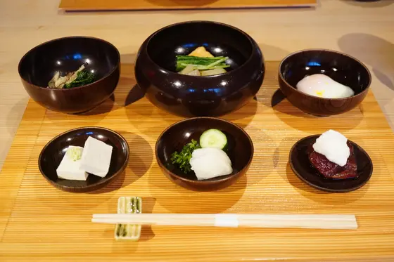 朝食