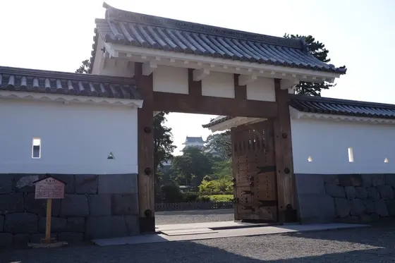馬出門（うまだしもん）