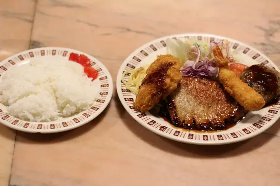 名物の「美松ランチ」