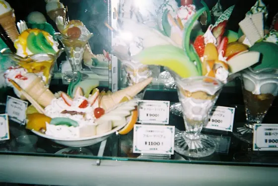 入り口の食品サンプルから