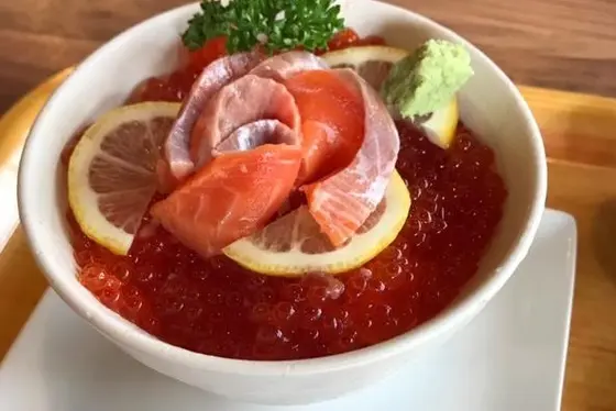 サーモンとイクラの親子丼