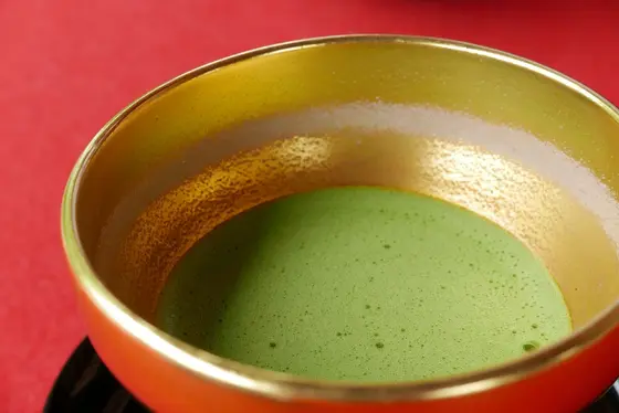 限定の金色の茶碗
