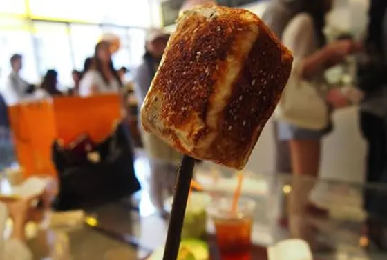 これがうわさの「フローズン スモア」！