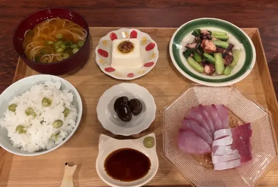 島の晩ごはん 1,100円