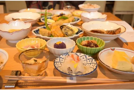 ９種のおばんざい御膳