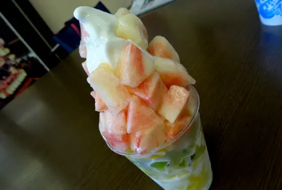 季節のフルーツパフェ