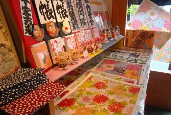 店内の様子①