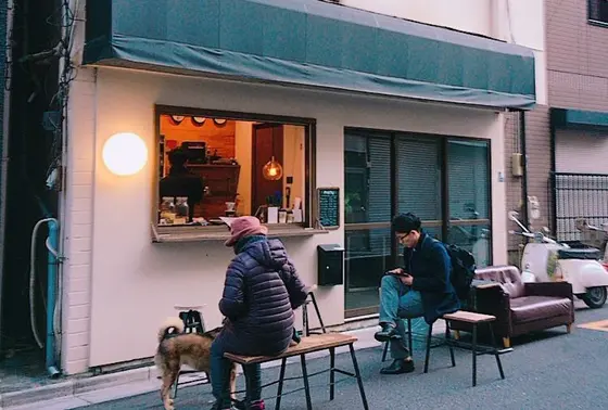 こじんまりとしたコーヒー屋さんです