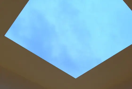 タレルのブルー・プラネット・スカイ