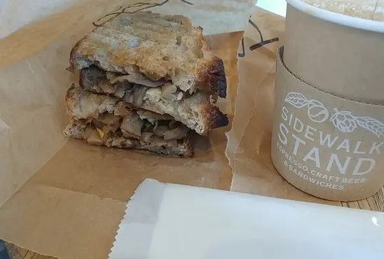 ランチにはサンドイッチを🥪
