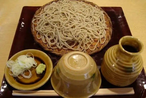 まずはざるそば。