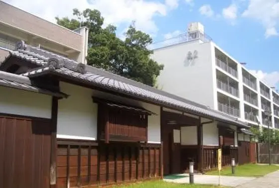 与力役宅門