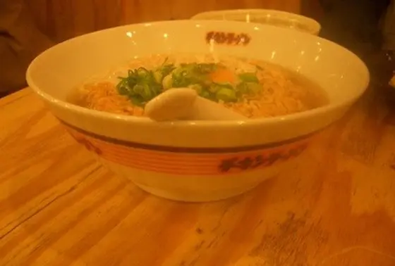 チキンラーメンは屋台風居酒屋