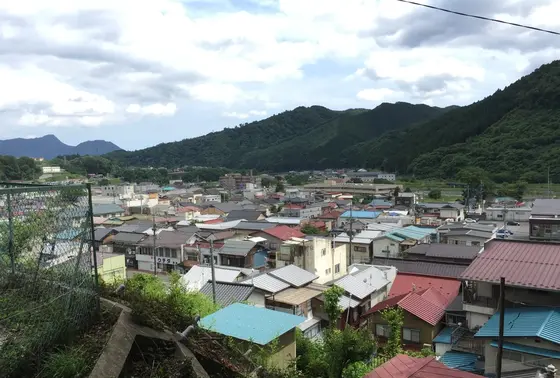 階段を登りきり、振り返ると...