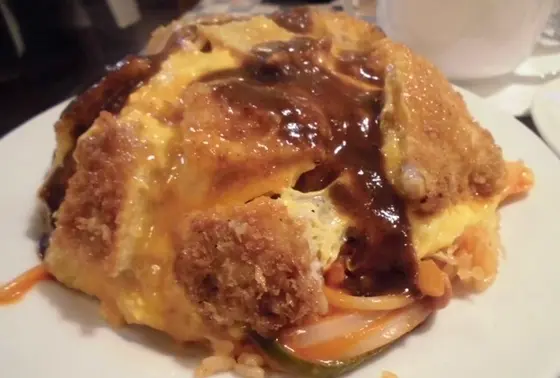 チキンライスにのっかるナポリ＋トンカツ玉とじのせ