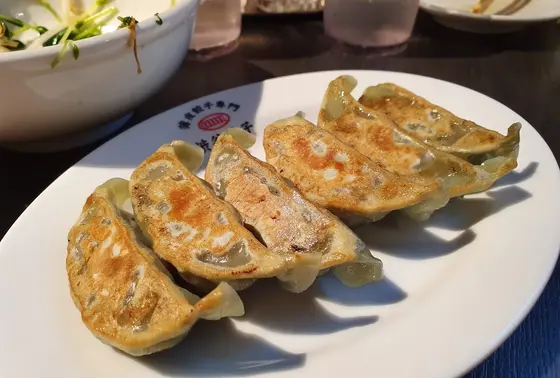 焼き餃子6個　290円