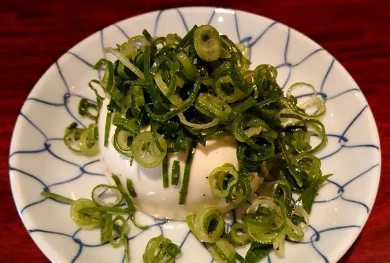 手作りとうふにねぎぶっかけ 430円