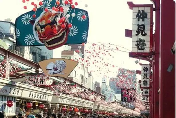 通りを、巡ろう