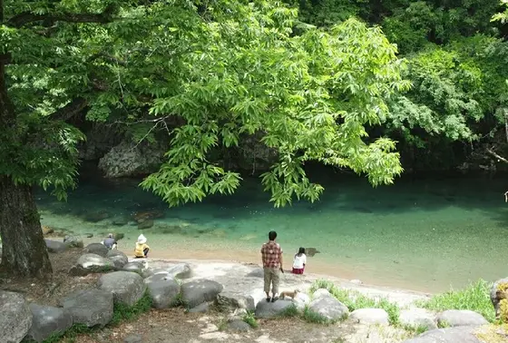 川遊びも楽しめる