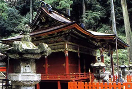 入母屋造の本殿