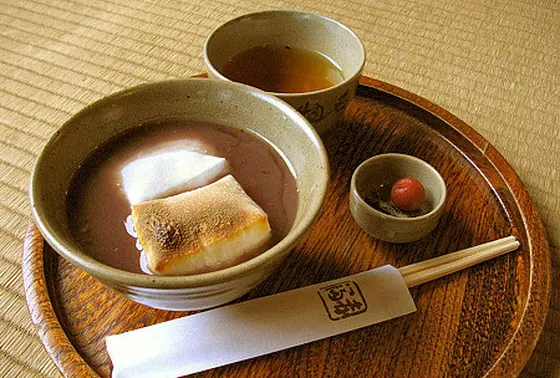 冬は 赤福ぜんざいも